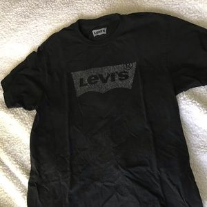 LEVIS MENS M BLACK T SHIRT
